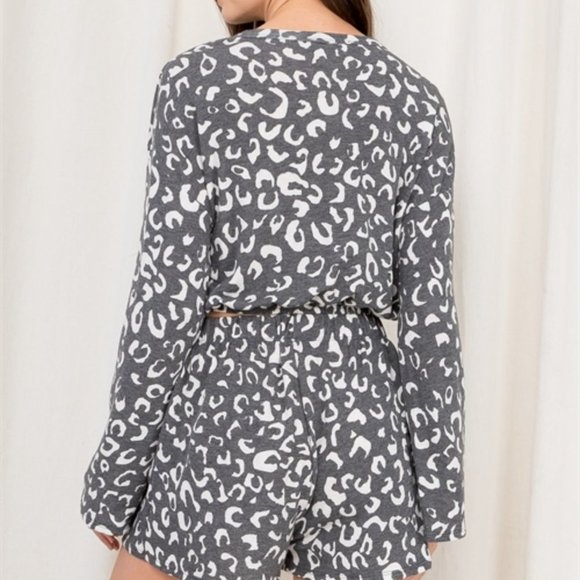 Animal Print PRINT TOP & SHORT SET - Picture 2 of 8